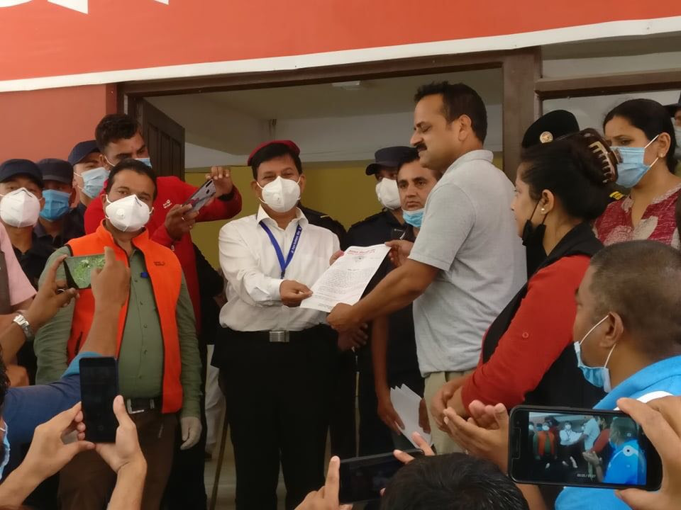 नेविसंघले बुझायो त्रिवि उपकुलपतिसमक्ष २० बुँदे ज्ञापन