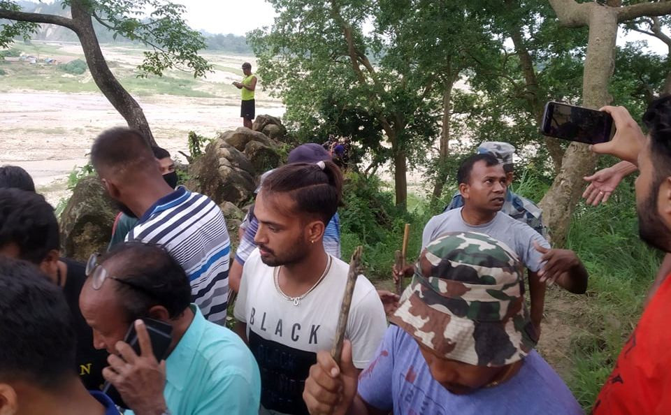 ठोरीको सीता गुफानजिकैको सीमा स्तम्भ भारतीयले उखेलेर फाले