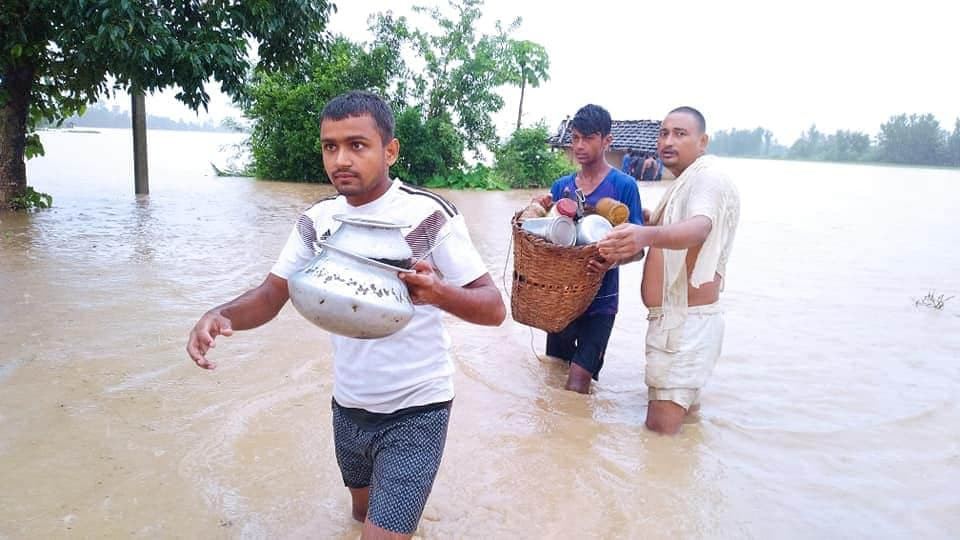 बस्तीमा बाढी पस्दा कैलालीमा चार बेपत्ता, सयौं घर डुबानमा