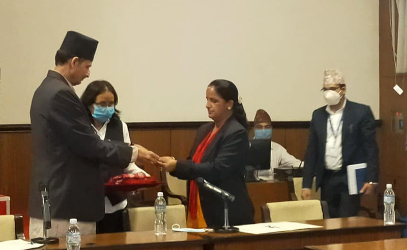 प्रतिनिधिसभा सदस्यमा लीलादेवीको सपथ