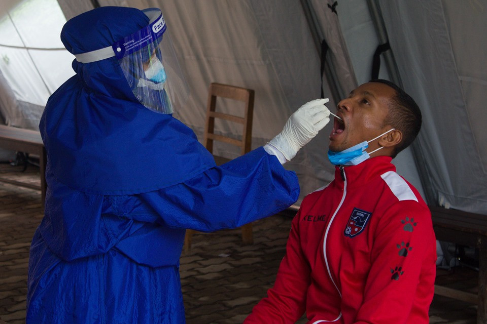 नेपालमा नौ लाख ७८ हजारभन्दा बढीलाई कोरोना संक्रमण