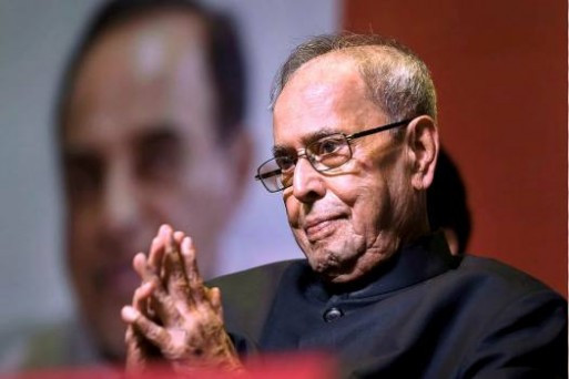 भारतका पूर्व राष्ट्रपति मुखर्जी कोमामा