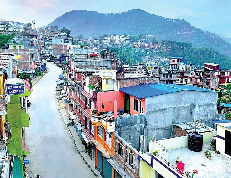 संक्रमित बढेपछि आजबाट सिन्धुपाल्चोकमा लकडाउन, बजार सुनसान