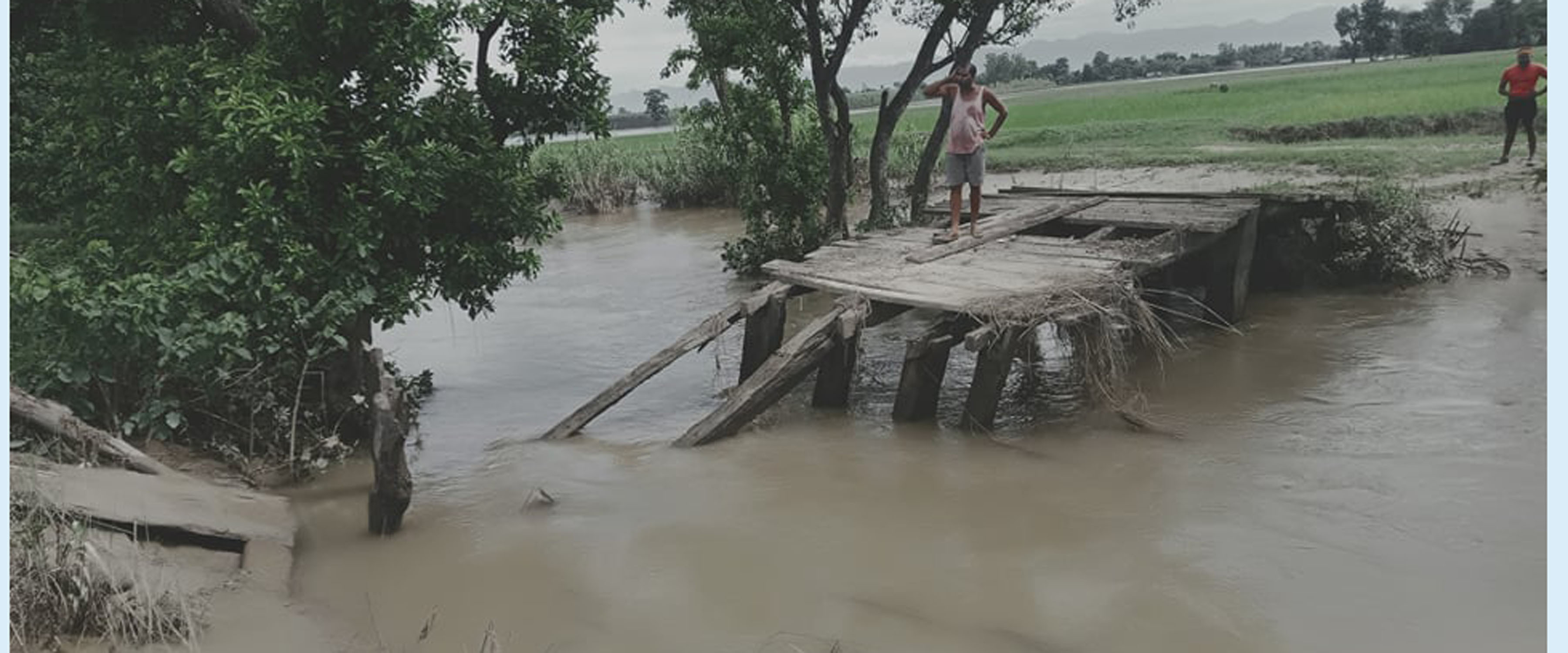 भजनीको बाढीमा ज्यान गुमाउनेका परिवारलाई दुई/दुई लाख रुपैयाँ राहत