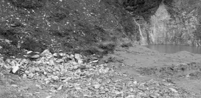 क्षतिपूर्ति नपाउँदा दुई बालकको शव अलपत्र