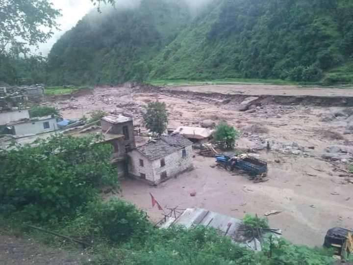 अछामको बाढीमा बेपत्ता १० र मृतक ७ जनाको परिचय खुल्यो