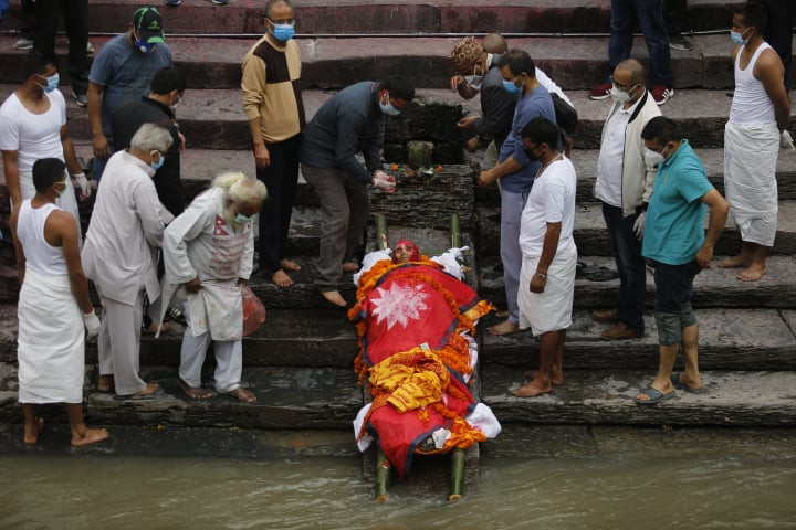 राष्ट्रकविकाे राष्ट्रिय बिदाइ (तस्बिरहरू)