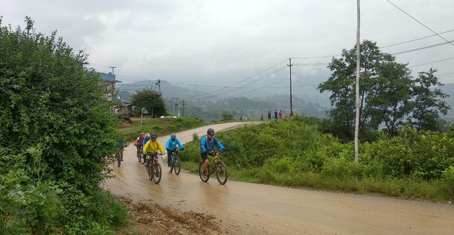 साइक्लिङमा रमाउँदै, तन्दुरुस्ती बढाउँदै