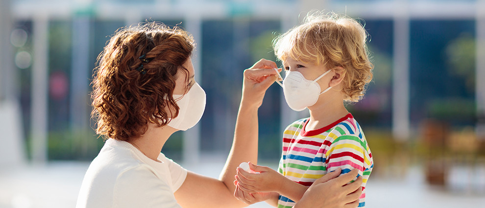 कुन उमेरका व्यक्तिले कस्तो मास्क लगाउने ? डब्ल्यूएचओले दियो यस्तो गाइडलाइन