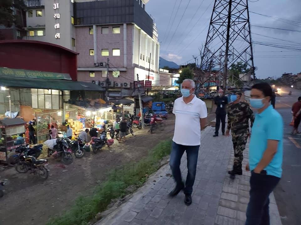 आपूर्तिमन्त्री एकाबिहानै बल्खु तरकारी बजार पुगेपछि ...