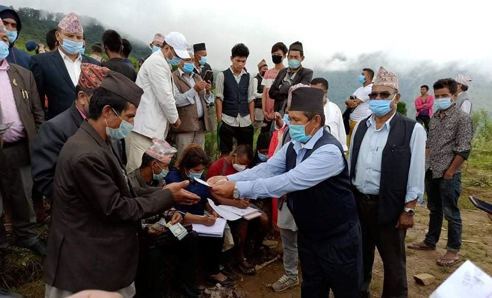 लिदी पहिरोपीडितलाई राप्रपाको राहत