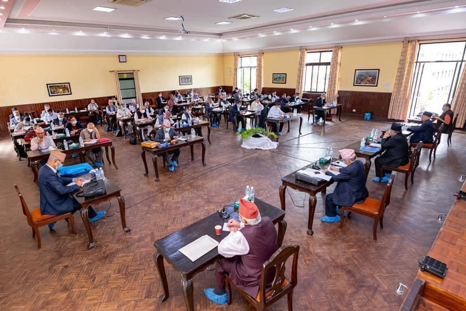 नेकपा स्थायी कमिटी बैठक :  आफ्ना कुरा राखेर बाहिरिए ओली