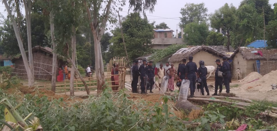 मन्दिरमा फोहोर फालेको विषयमा विवाद हुँदा झडप