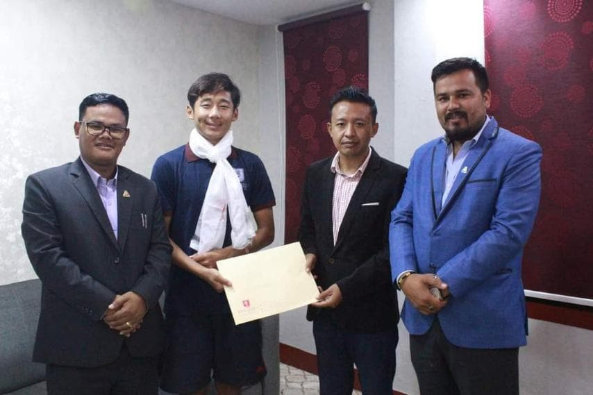 राष्ट्रिय यू-१६ फुटबलका टिमका कप्तान जानलाई प्लस टुमा पूर्ण छात्रवृत्ति