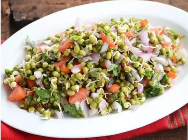 भरपूर पोषणका लागि ब्रेकफास्टमा मुंग स्प्राउट्स