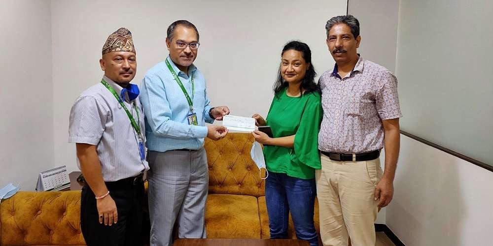 सांग्रिला बैंकद्वारा मुस्कान होम अफ होपलाई दुई लाख ५० हजार सहयाेग