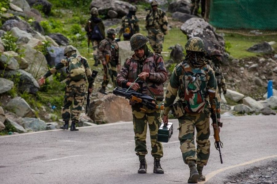 काश्मीरमा फेरि भारत र पाकिस्तानी सेनाबीच भिडन्त, तीन जना भारतीय सैनिक मारिए