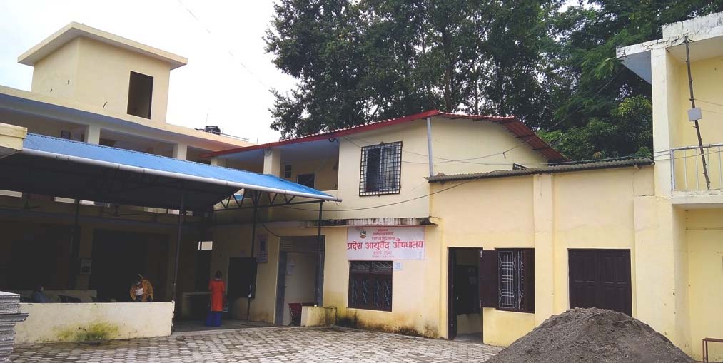 कोरोनापछि बढ्यो आयुर्वेदिक औषधालयमा बिरामीको भीड