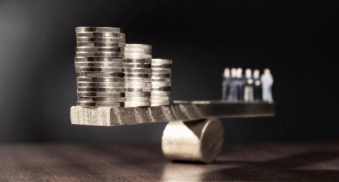 महामारीमा अर्बपति झन् मालामाल