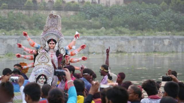 मिथिला क्षेत्रमा देवी प्रतिमा विसर्जन गरिँदै