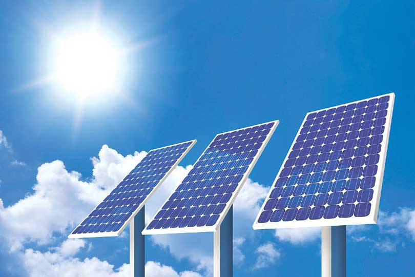 मनाङका सरकारी कार्यालयमा सोलार जडान