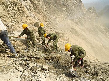 कालीगण्डकी करिडोरमा सुख्खा पहिरोमा परी पाँच मजदुरको मृत्यु