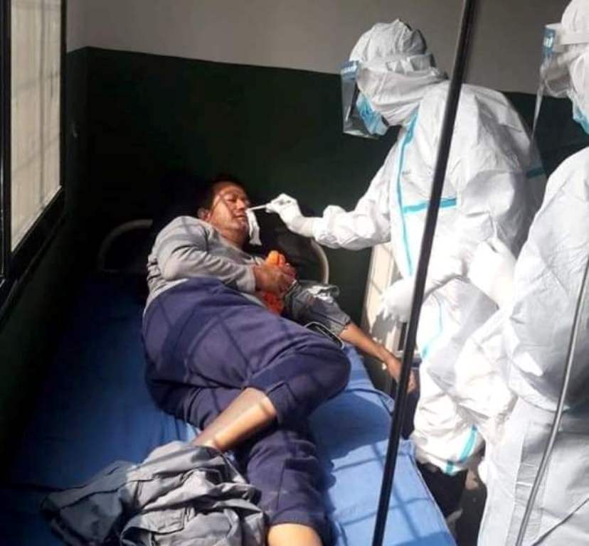 कोरोना संक्रमित कानुनमन्त्री शाहलाई हेलिकप्टरबाट काठमाडौं ल्याइँदै