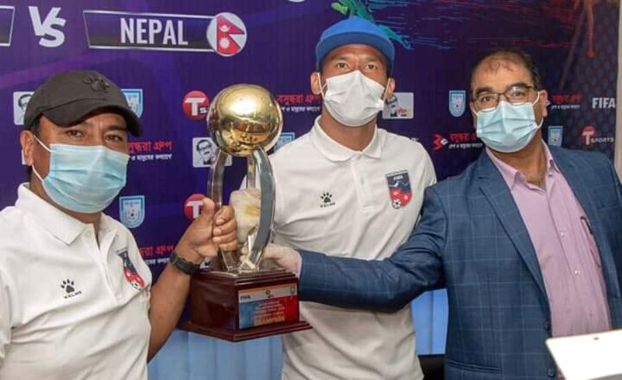 एक वर्षपछि मैदान उत्रिँदै नेपाली फुटबल टिम, आज बंगलादेशसँग भिड्ने 