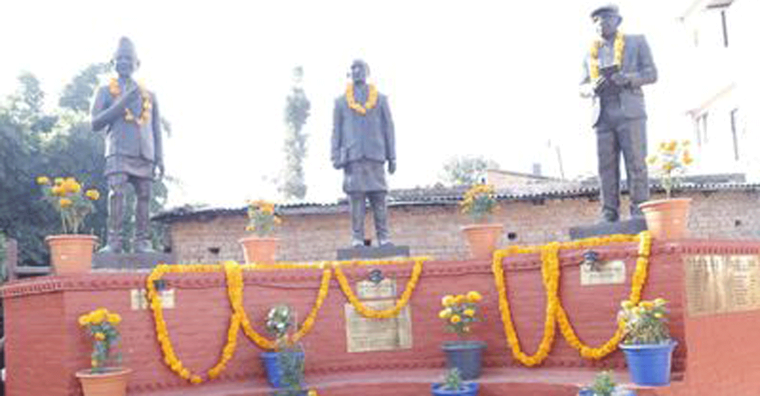 कागेश्वरी पुस्तकालयमा देवकोटा, अर्याल र विकलको शालिक