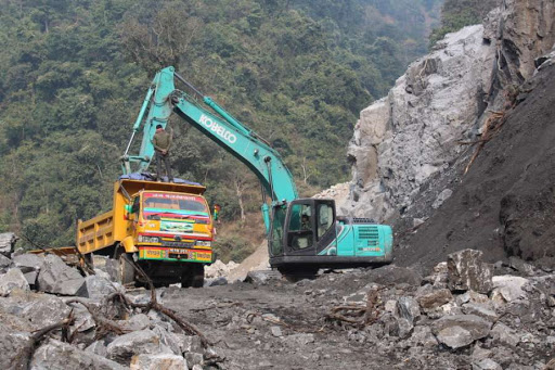 काभ्रेमा ढुंगा उत्खनन् गर्न रोक, जिल्लाका सबै क्रसर उद्योग अवैधानिक