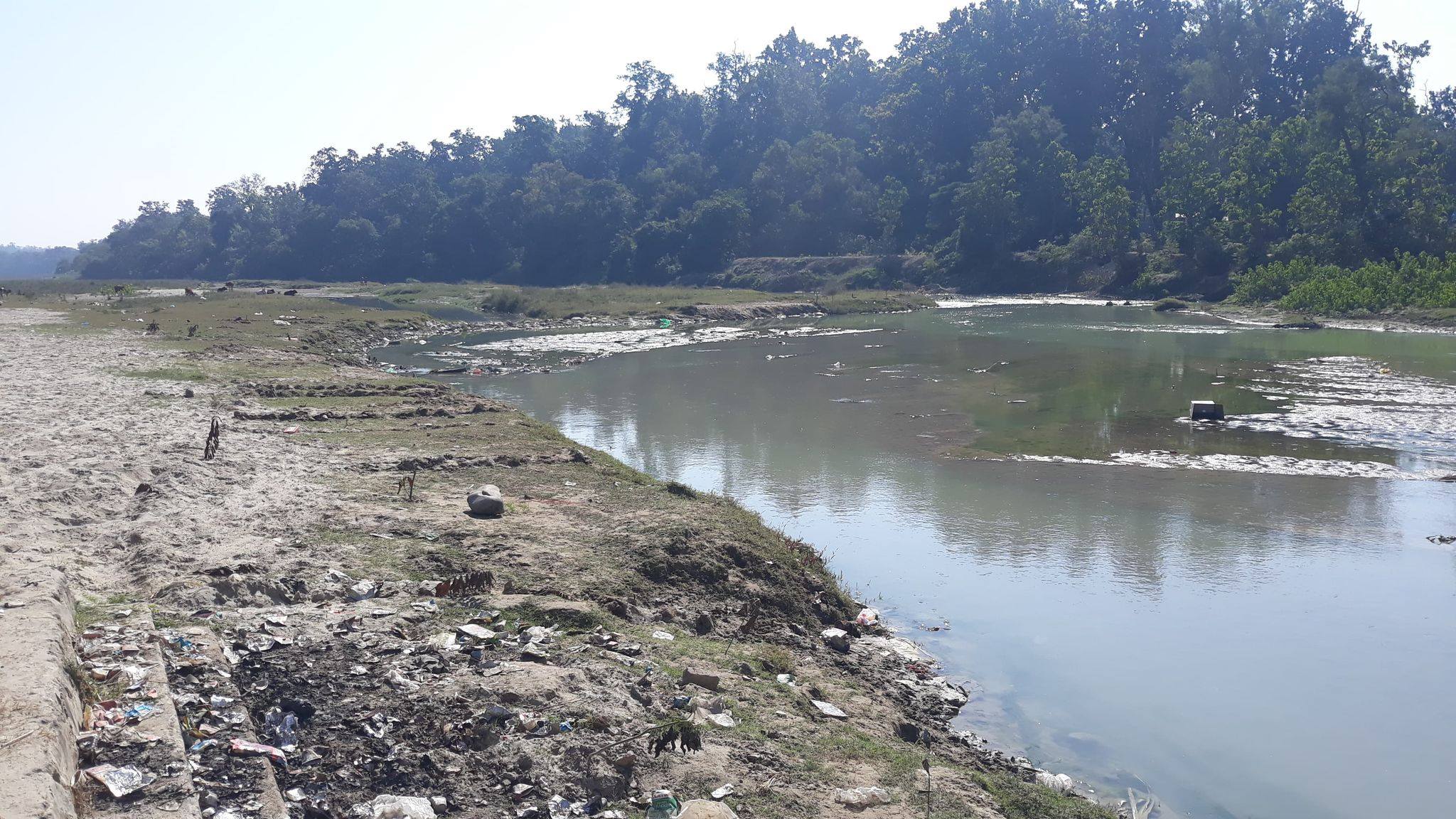 छठ मनाउन सफाइसम्म गरिएन मोहना नदी, तट सुनसान