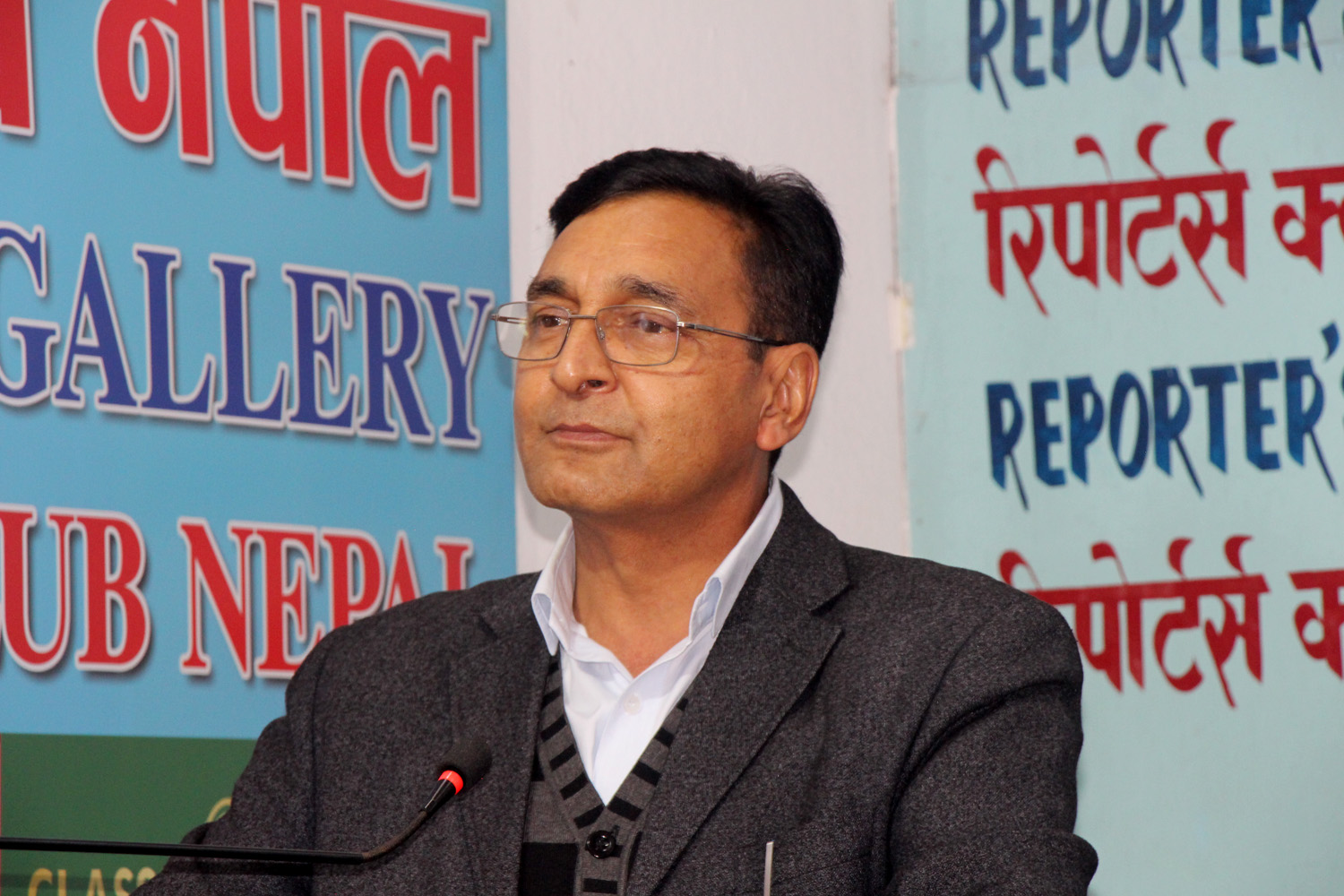 अहिलेको अन्तरविरोधले नेकपा फुट्दैन : रायमाझी