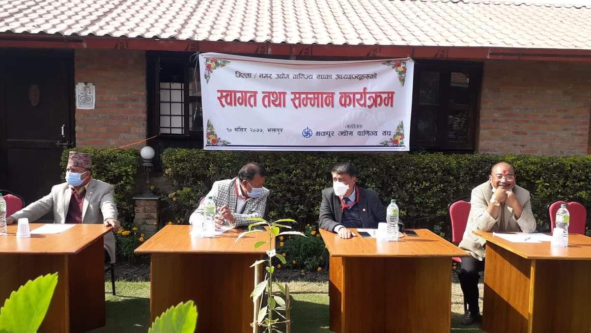 चन्द्र ढकाल समूहलाई जिताउन भक्तपुरमा ७० जिल्ला–नगर अध्यक्षको भेला