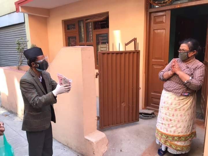 काठमाडौँ क्षेत्र नं ८ मा स्वास्थ्य सामग्री वितरण