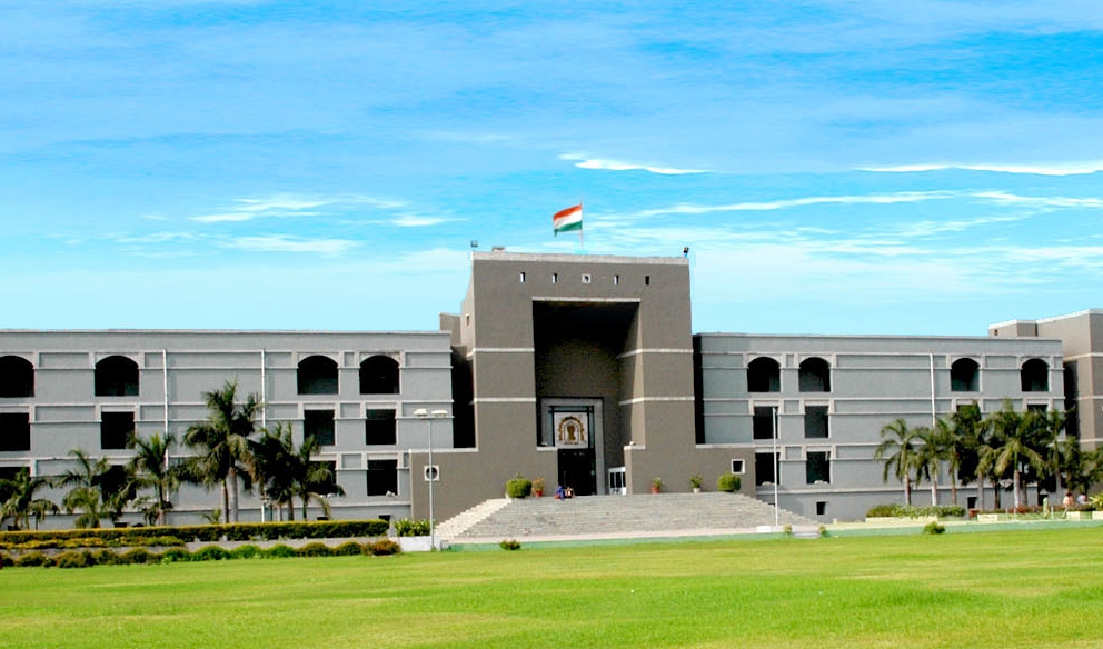 गुजरातमा मास्क नलगाउनेले कोरोना संक्रमितको सेवा गर्नुपर्ने अदालतको आदेश