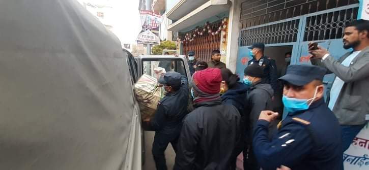 वीरगन्जबाट ६५ किलो बराबरका चाँदीका गहना बरामद