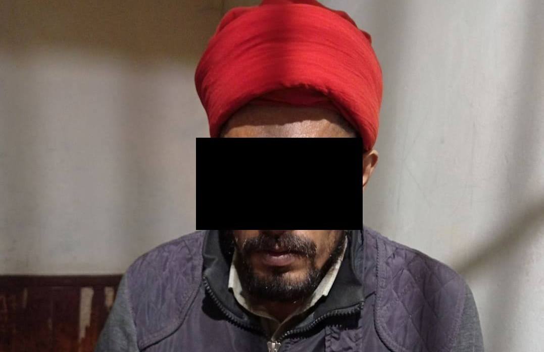 लागुऔषधसहित एक भारतीय पक्राउ