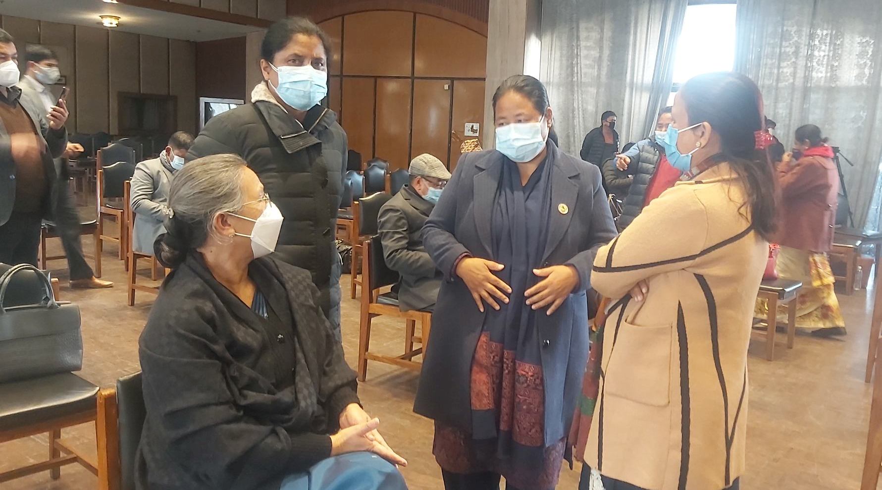 नेकपा संकट : ओलीविरुद्ध रणनीति बनाउन छलफल गर्दै दाहाल–नेपाल समूह