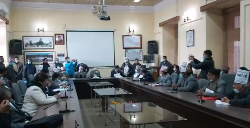 दाहाल–नेपाल समूहद्वारा निर्वाचन आयोगमा २९५ केन्द्रीय सदस्यको हस्ताक्षर पेस
