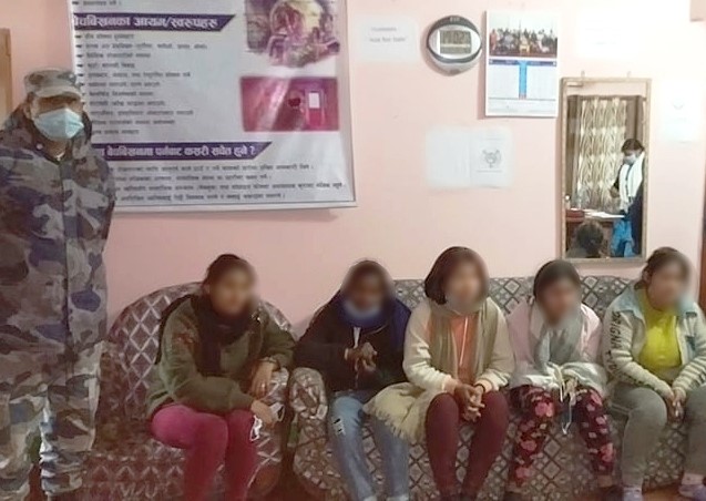 भारत लैजाँदै गरेका चार युवतीको गड्डाचौकीबाट उद्धार
