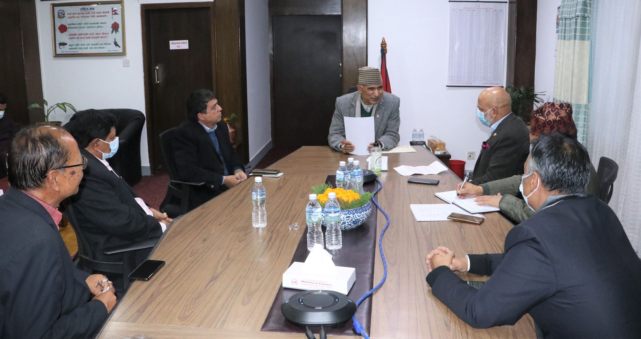 बैंकले कालो सूचीमा राख्ने धम्की दिएपछि महासंघले गुहार्‍याे अर्थ मन्त्रालय