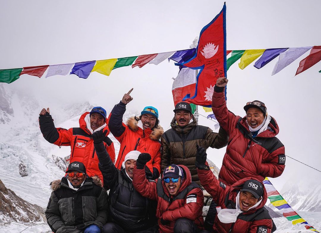 हिउँदमा केटु आरोहण गरेर विश्व कीर्तिमान