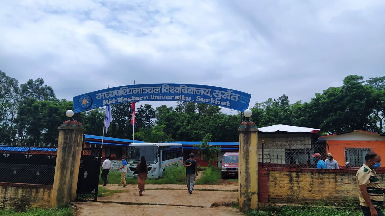 मध्यपश्चिमाञ्चल विश्वविद्यालयका क्याम्पस प्रमुखको संयुक्त राजीनामा 