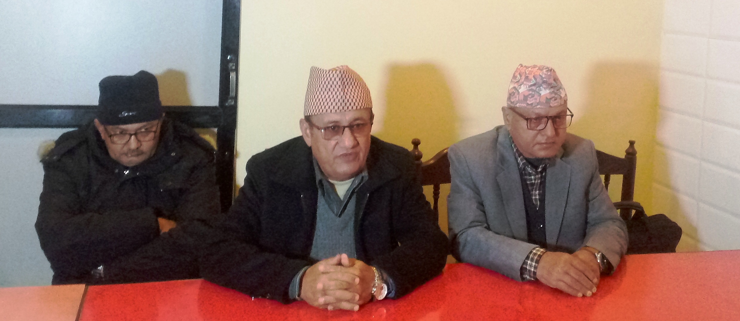 अविश्वासको प्रस्ताव पारित हुन्छ, वैशाखको निर्वाचन नाटक हो : भीम आचार्य