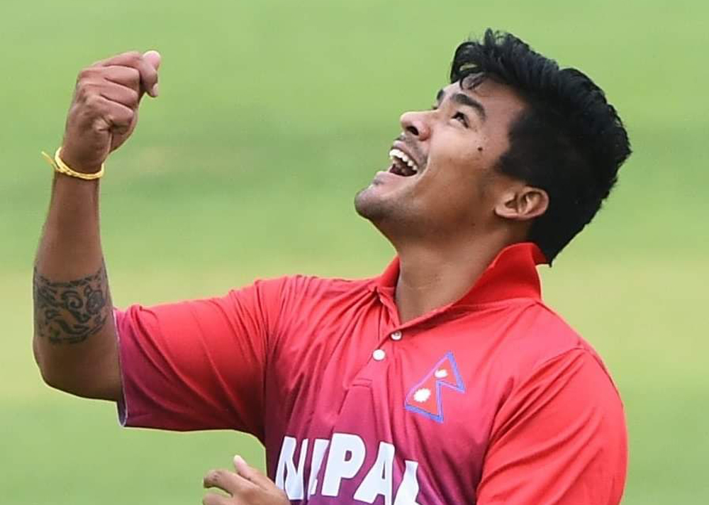 करण केसीले गिराए क्रिस गेलको विकेट