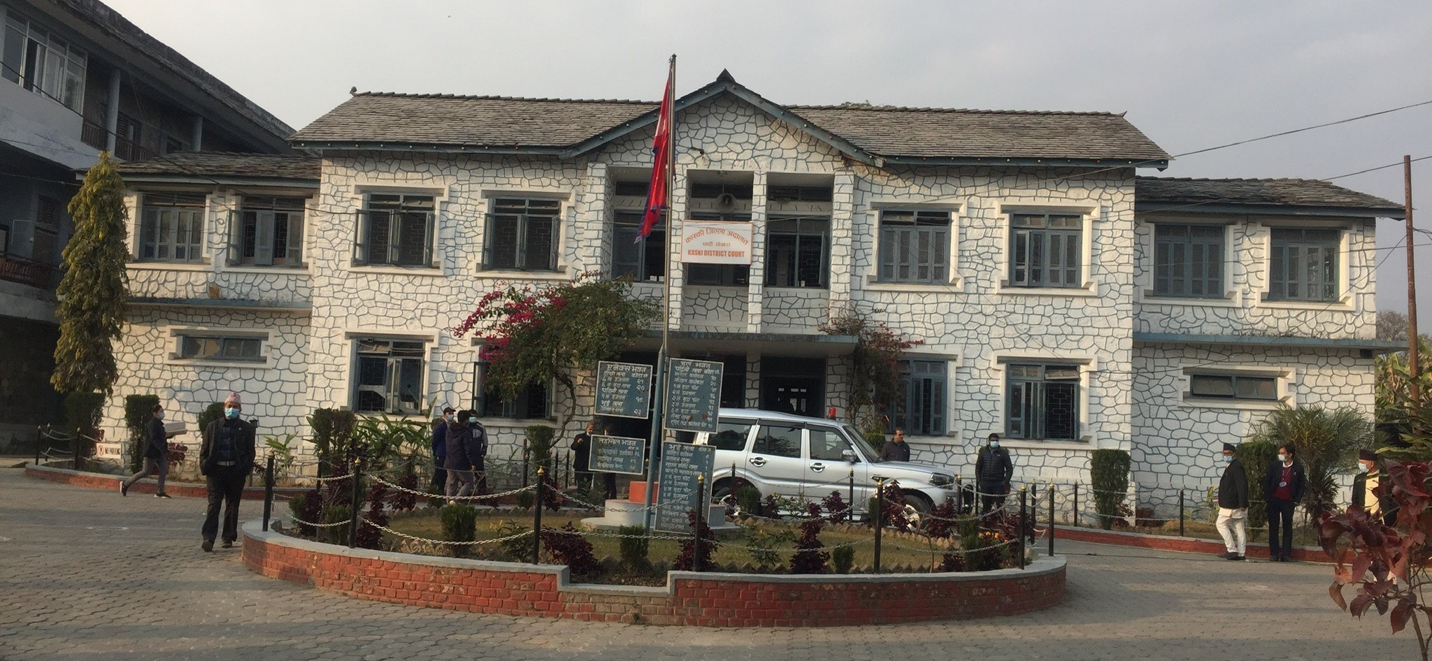 मागेर काम चलाउँदै कास्की जिल्ला अदालत, तीर्थबहादुरले दिए १० वटा कम्प्युटर 