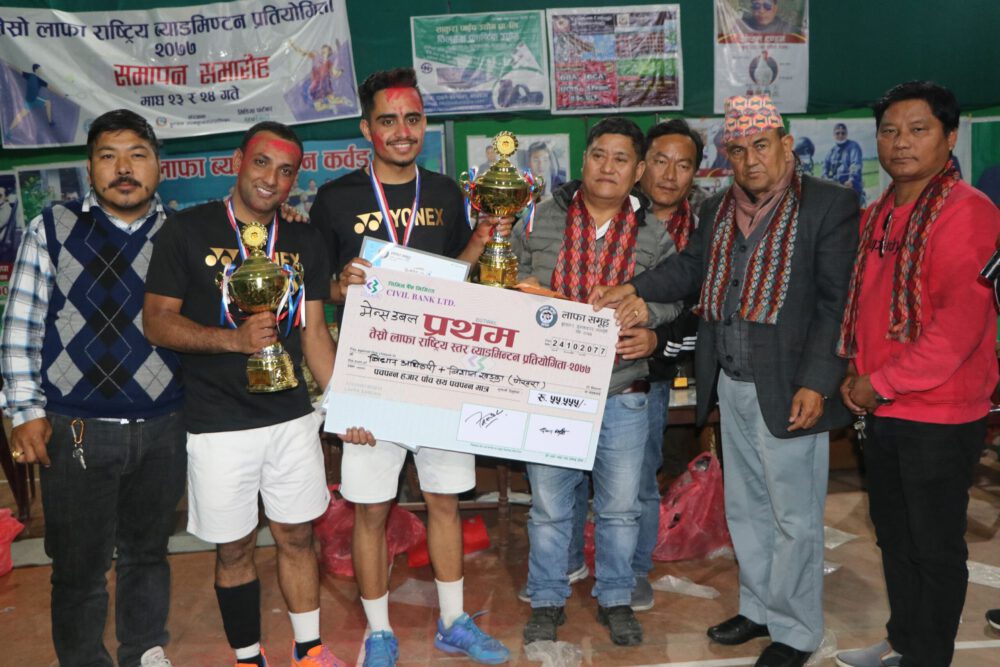 लाफा राष्ट्रिय ब्याडमिन्टनको उपाधि पोखराका खड्का र अधिकारीको जोडीलाई
