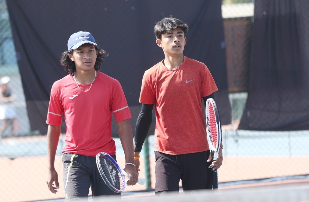 टेनिसमा आरभ र अकीको सफल सुरुआत