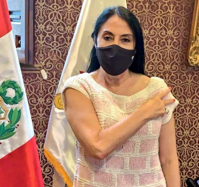 कोरोनाको खोप लगाउँदा राजीनामा दिनुपर्‍यो पेरुकी विदेशमन्त्रीले