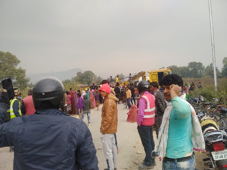 भारतमा बस दुुर्घटना : नहरबाट निकालियो २५ वटा शव